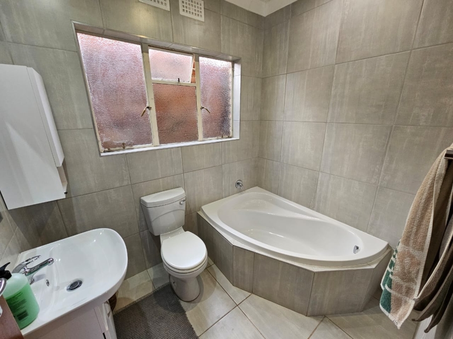 3 Bedroom Property for Sale in Miederpark North West